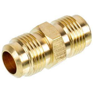 З&aposєднувальний штуцер 1/2"